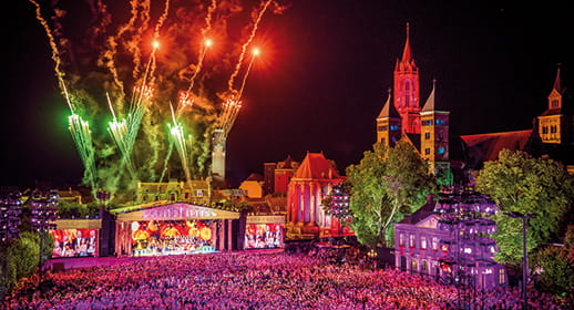André Rieu in Vrijthof Square, Maastricht André Rieu in Vrijthof Square, Maastricht
