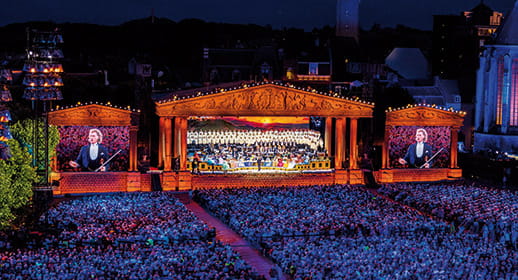 André Rieu in Vrijthof Square, Maastricht André Rieu in Vrijthof Square, Maastricht