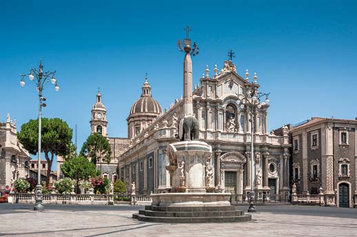 Catania’s splendid Piazza del Duomo